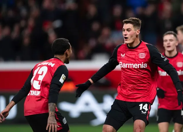 Patrik Schick lập hat-trick giúp Leverkusen lội ngược dòng không tưởng